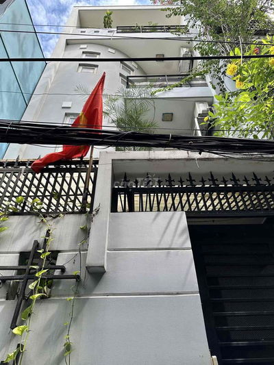 Bán gấp nhà 4 Tầng 70M2 Trần Quang Diệu Q3 chỉ 10T7