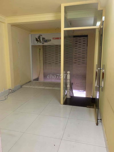 Cho thuê mặt bằng lầu 1,2 kinh doanh  khu vực Q3,Q10 đường CMT8
