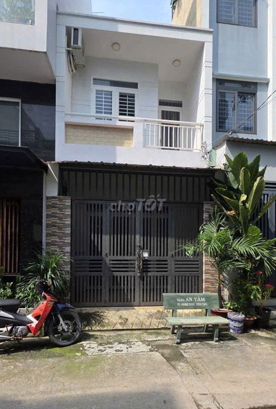 Nhà rộng hẻm xe hơi 6m, đối diện chung cư Sơn Kỳ.