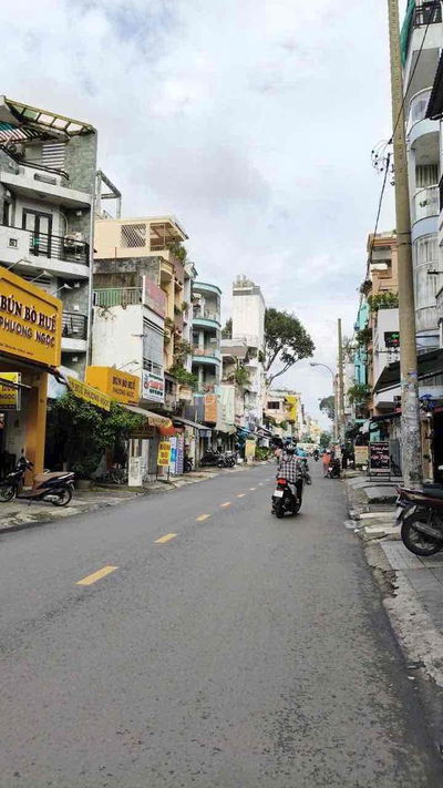 Nhà sát Mặt Tiền Q10 4 x 15 4 tầng giá chỉ 7tỷ8