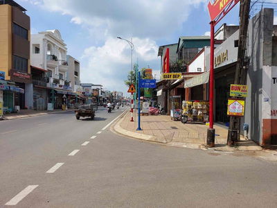 Bán nhà mặt tiền đường Lê Văn Vận trung tâm phường Long Khánh