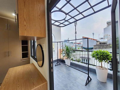 Cho thuê căn hộ ban công lớn rộng 45m2 Sư Vạn Hạnh Q10