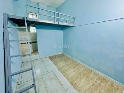 Phòng Trọ Gác Giá Rẻ Tại Lý Thường Kiệt - Quận 10, Giờ Giất Tự Do