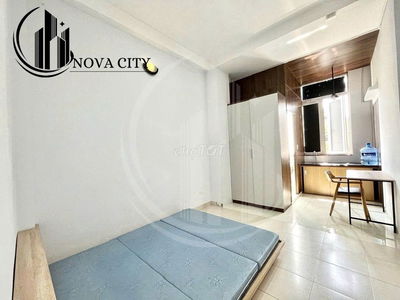 Phòng 28m2 Cửa sổ ngay trung tâm tiện di chuyển