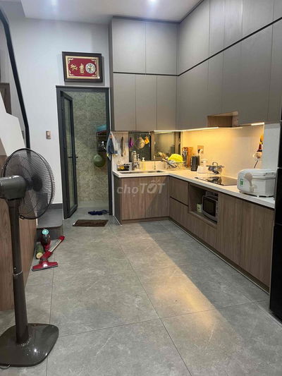 bán nhà 3 lầu khu vip chợ Kiến Thiết