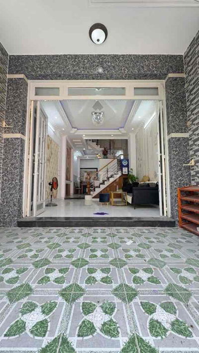 🏦🏦BÁN NHÀ CCHỦ 3 TẦNG/ SÂN RỘNG- 3 PN- GẦN MT LÊ VĂN LƯƠNG- LOTTLEMART