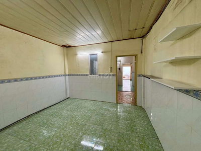 Nhà hẻm bự, 2PN 1 phòng bếp