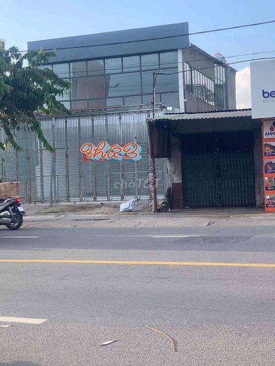 Cho thuê mặt bằng đường xe cont dĩ an Bình Dương