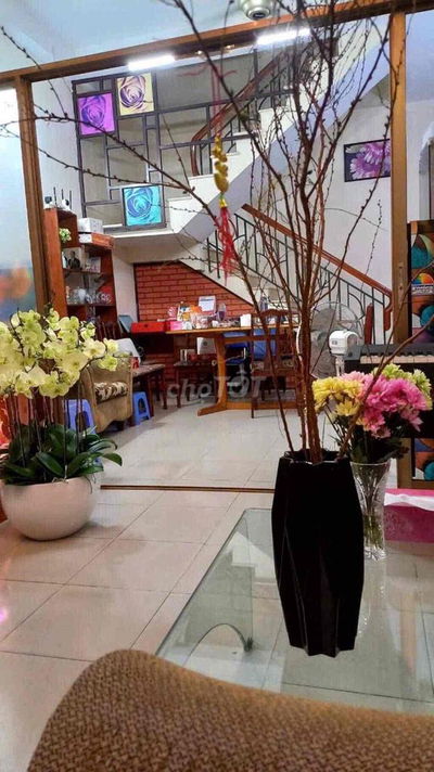 ĐỊNH CƯ BÁN GẤP NHÀ 3 TẦNG ĐẸP - XE HƠI CHẠY VÒNG QUANH - GÓC 2 MẶT