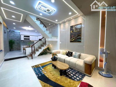 Sắp đi nước ngoài bán nhà Đường Phổ Quang- Tân Bình / Giá 2 Tỷ 640 (SHR)