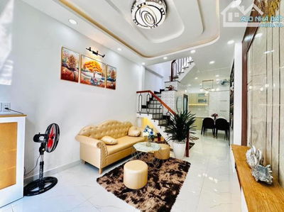 Nhà đẹp hoàn công đầy đủ Đường Nguyễn Trọng Tuyển - Quận Phú Nhuận / Giá 3 Tỷ 240