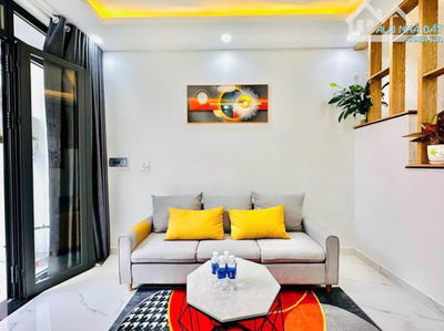 Nhà bán sổ hồng riêng Đường Nguyễn Quang Bích - Quận Tân Bình / Giá 2 Tỷ 360