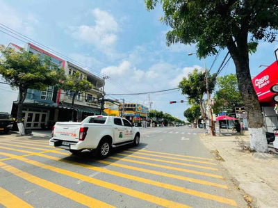 cần bán cặp Phạm Hùng - Hoà Xuân tặng nhà 2 tầng tiện kinh doanh