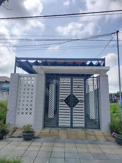 Chính Chủ Cần Bán Nhà Mặt Tiền Kinh Doanh Trung Tâm Long Điền