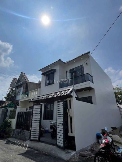 BIỆT THỰ 2 TẦNG ĐƯỜNG ĐÔNG THẠNH 8,DT:105m2, SỔ HỒNG RIÊNG,GIÁ 6.25 TỶ