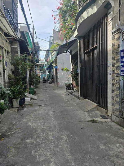 Bán Nhà Hẻm cách 1 Căn ra HxH Thạch Lam 40m2 2 tầng 4.3 tỷ