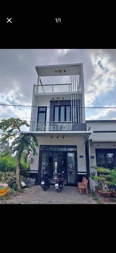 Nhà trệt 2 lầu KDC Hồng Loan