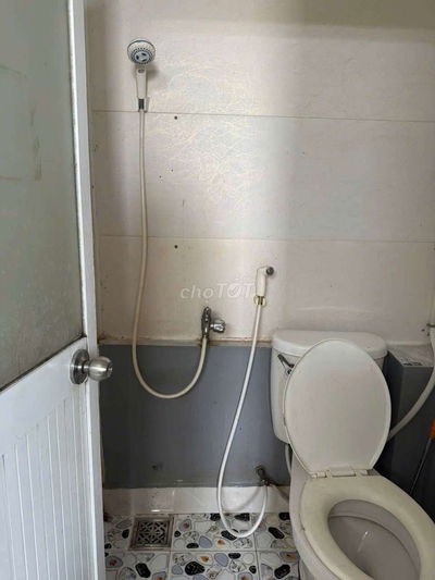 Phòng đầy đủ nội thất.