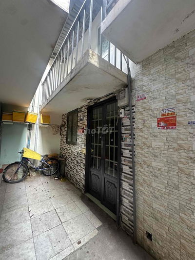 nhà đang trống cần cho thuê