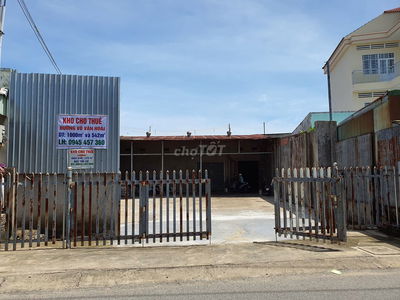 Cho thuê xưởng 1000 m² - đậu được xe tải - lót sàn gạch