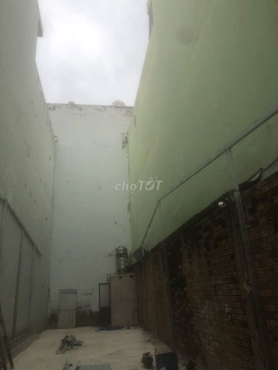 Cho thuê đất mặt tiền chợ Bình Hưng Hoà