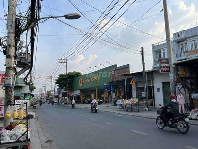 Nhà Mặt tiền Phan Văn Hớn xã Bà Điểm,DT: 5,05 x 32 (165,3m2)