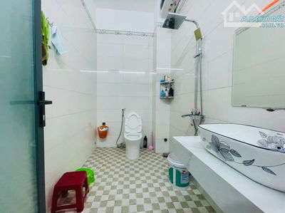 🔥 NHÀ 2 TẦNG ĐẸP, ĐƯỜNG 7,5M, TIỆN ÍCH ĐỦ – CẨM LỆ KHÔNG XEM LÀ TIẾC,XEM LÀ MUỐN VÀO Ở NG