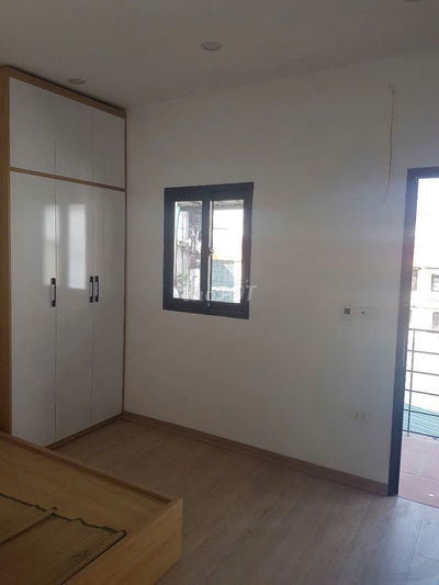 Tập thể ngõ 1194 Láng 80m2 2pn 2vs 10tr