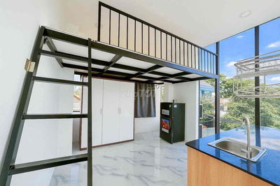 Phòng gác mới 100%, ngay trường Tài Chính Makerting