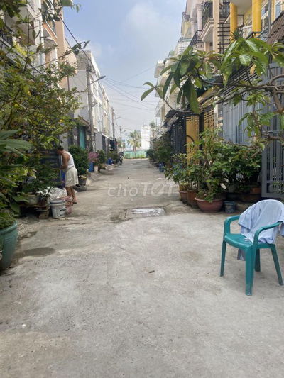 BÁN GẤP NHÀ HXH LÃ XUÂN OAI- QUẬN 9 - 6.6 TỶ - 60M2, 4PN, NHÀ MỚI 100%