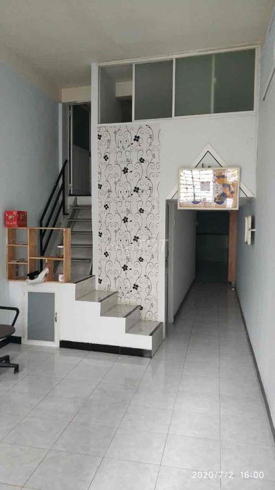 cần bán chung cư xóm chỉ lầu 1 52m2