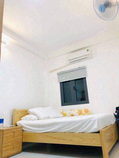 Cần cho nữ thuê/ghép 2PN - Hẻm Đề Thám, Quận 1