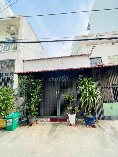 BÁN NHÀ ĐƯỜNG VĂN THÂN THÔNG PHẠM VĂN CHÍ VÀ LÒ GỐM, HXH, SHR KO QH