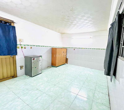 Phòng trọ trong nhà nguyên căn, an ninh, quận 11 thoáng mát sạch sẽ