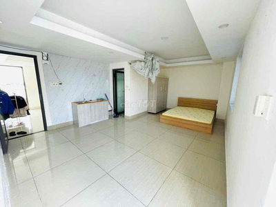 PHÒNG FULL NỘI THẤT CÓ BAN CÔNG RỘNG 25M2 GẦN TRƯỜNG CHINH