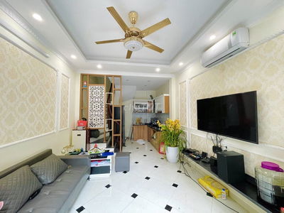 Bán nhà Đội Nhân, mới đẹp, ngõ nông, oto gần, tặng nội thất 37m*5T