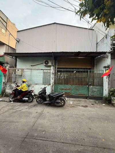 Cho thuê nhà kho đường Phú định diện tích 180 m2 giá 10 triệu