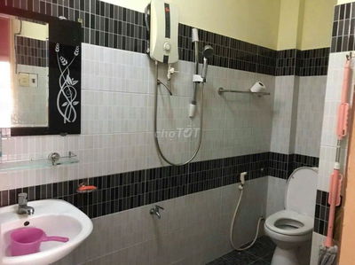 Cho thuê 2 phòng đẹp, giá rẻ P2 Tân Bình Gần sân bay