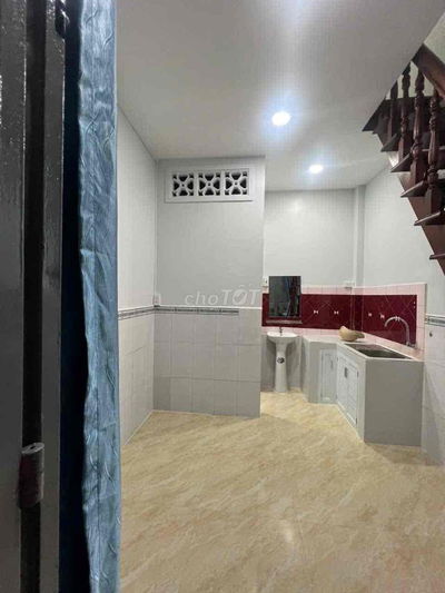 Nhà Quang Trung - Gần ngã 5 chuồng chó