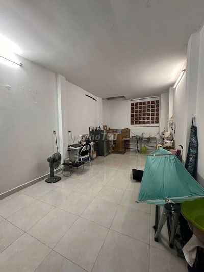 Tìm nữ thuê phòng, giờ giấc tự do