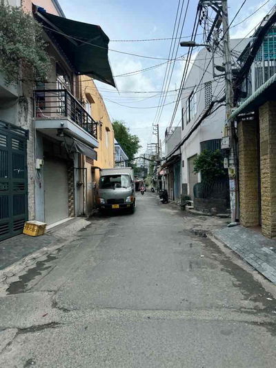 ÂU CƠ ĐƯỜNG 8M- XE TẢI ĐỔ CỬA - NHÀ ĐẸP SỔ GIAO DỊCH NGAY NHỈNH 5 TỶ .