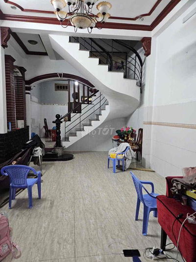 CHO THUÊ NHÀ KDC ĐƯỜNG 10m XE TẢI VÀO TẬN NƠI CẠNH CÔNG VIÊN