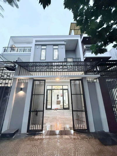 NHÀ 2 TẦNG 3PN SÂN OTO GẦN NGUYỄN PHƯỚC LAN