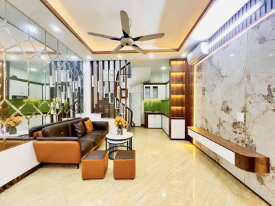 Bán nhà Nguyễn Đình Hoàn, ngõ rộng, ô tô gần,  full đồ 38m*5T