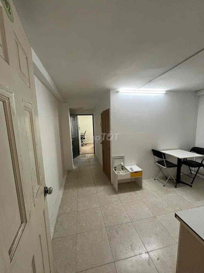 Giá Rẻ! 7Tr5 2 Phòng Ngủ Máy Giặt Riêng Cửa Sổ Trời - Ngay Dakao Q1