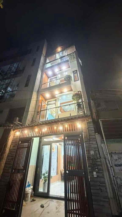 Nhà Tân Kỳ Tân Quý 4 tầng hẻm xe tải cách 1 căn ra mt sát tân phú