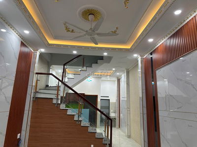 Bán nhà 1 Trệt 2 Lầu,Long Bình Tân,SHR hoàn công,đường 2 ô tô,gần