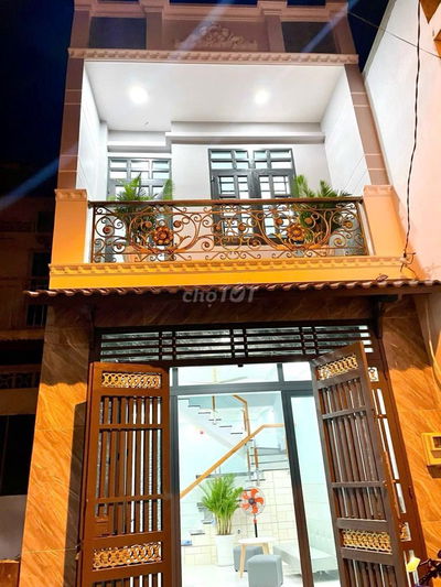 NHÀ NHỈNH 4 TỈ - HẺM XE HƠI - DI CHUYỂN THÔNG ĐỦ 4 QUẬN