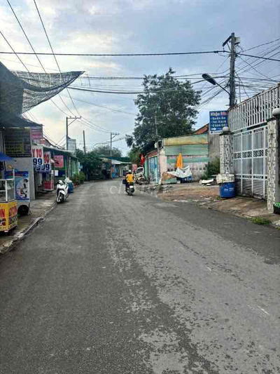 Nhà Mặt Tiền Cổng 11 sổ riêng full thổ cư