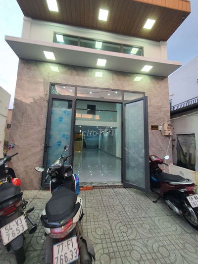 Nhà Mặt Tiền 5m Thong Chợ 5x18 1lửng 2pn 2wc